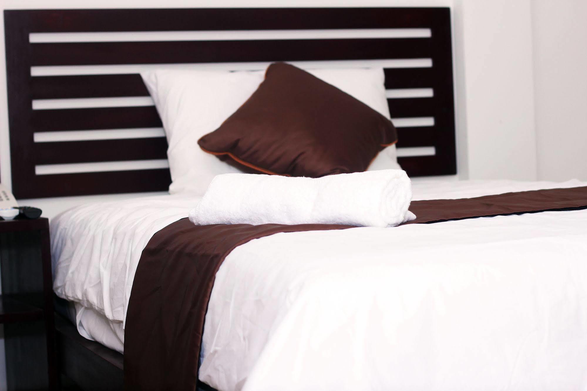 Aime House & Niisaii Apartment Phnom Penh Ngoại thất bức ảnh